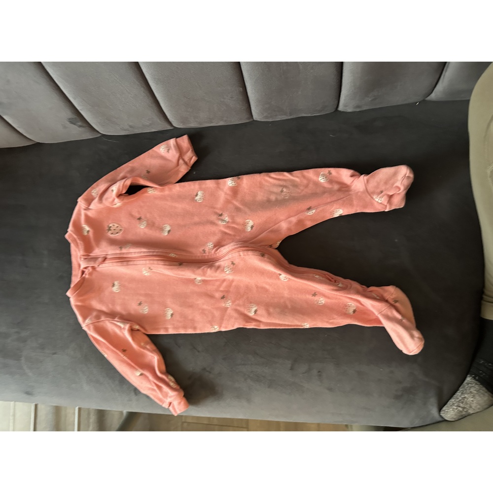 5/$10 Pekkle 6 months long sleeve onesie/bodysuit